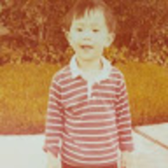 Profile Picture of Tung Vu (@tv31284) on Poshmark