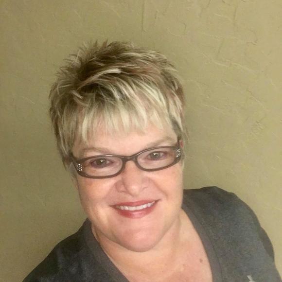 Profile Picture of Vickie Arkeen (@hockit) on Poshmark