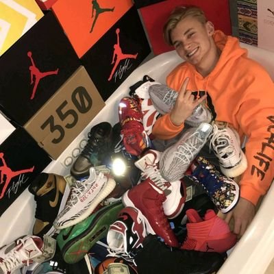 Profile Picture of Patrick Cox (@Patrick31464126) on Twitter