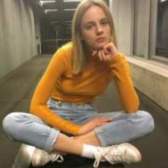 Profile Picture of Donna Macker (@imeldacest) on Poshmark