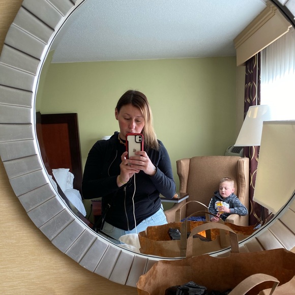 Ashley Cocchiara - Poshmark Profile Picture of Ashley Cocchiara (@poshley52089) on Poshmark