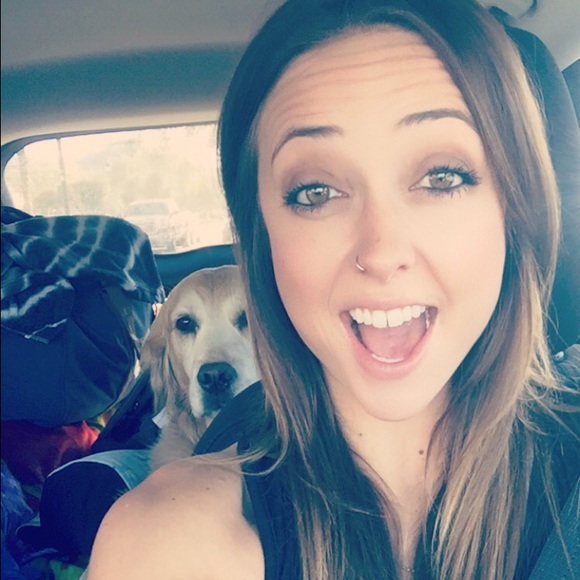 Profile Picture of Shera Shupert (@sherashupe) on Poshmark