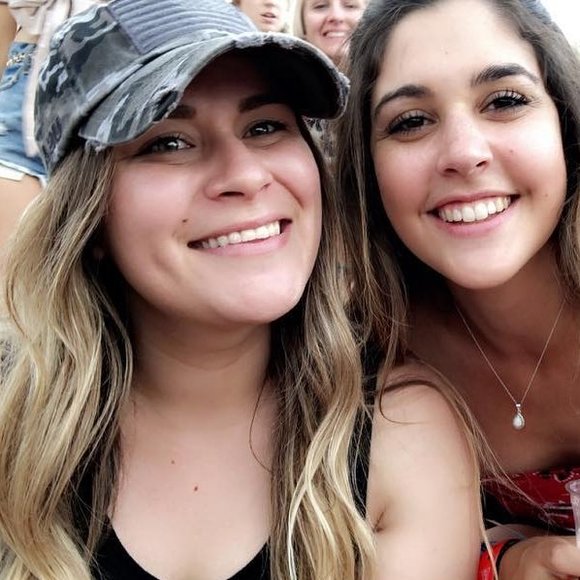 Profile Picture of Kelcie Kabeary (@kelciekabeary) on Poshmark