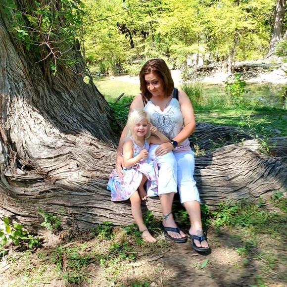 Profile Picture of Zoey Trahern (@ztrahern) on Poshmark