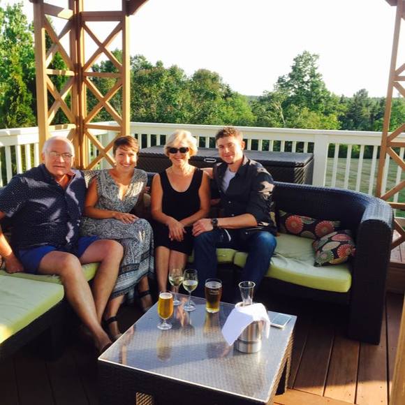 Profile Picture of Elaine Evison (@eevison) on Poshmark