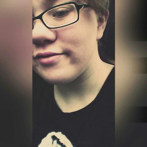 Profile Picture of Jenn Vandall (@juniperr) on Poshmark