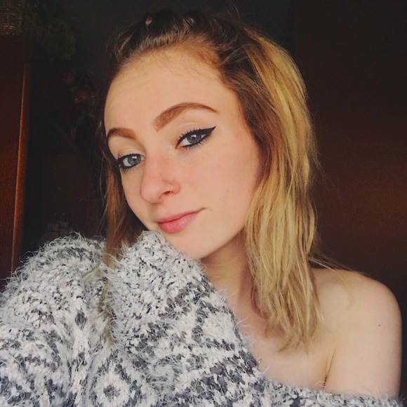 Profile Picture of Taylor Frink (@taylorfrink98) on Poshmark