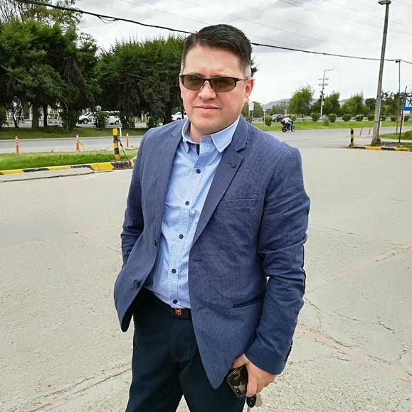 Profile Picture of Hugo leandro Cruz acevedo (@hugolcruzjr) on Poshmark