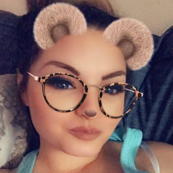 Profile Picture of Erika Swirsky (@angl_2008) on Poshmark