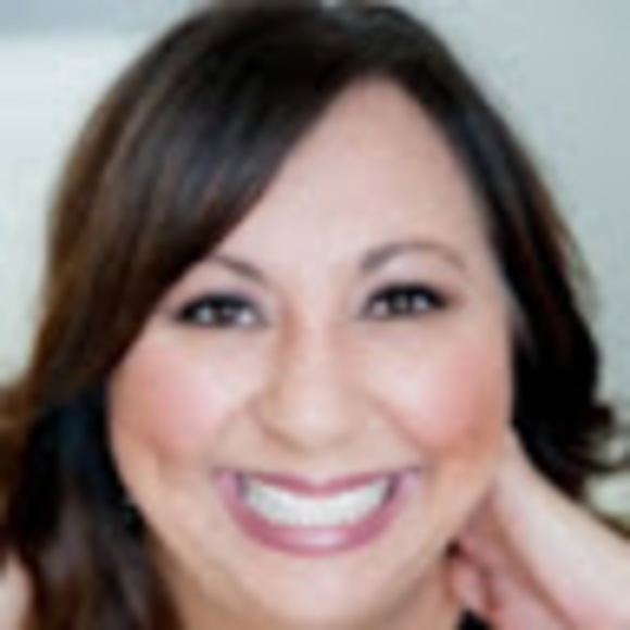 Profile Picture of Jessica Pymm (@jessmpstylist) on Poshmark