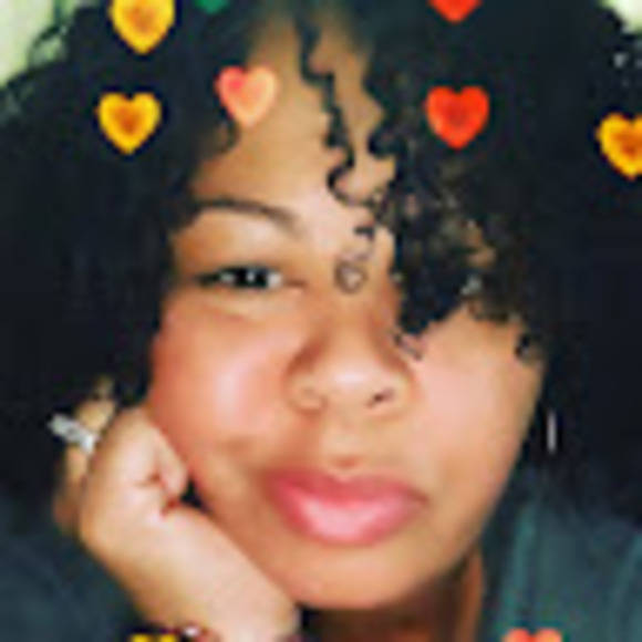 Profile Picture of Chaka Fergerson (@chakafergerson) on Poshmark