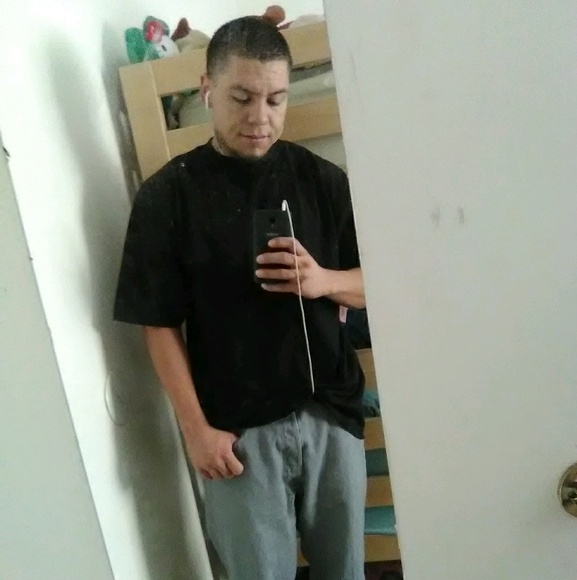 Profile Picture of Gabriel Manzano (@gmathew) on Poshmark