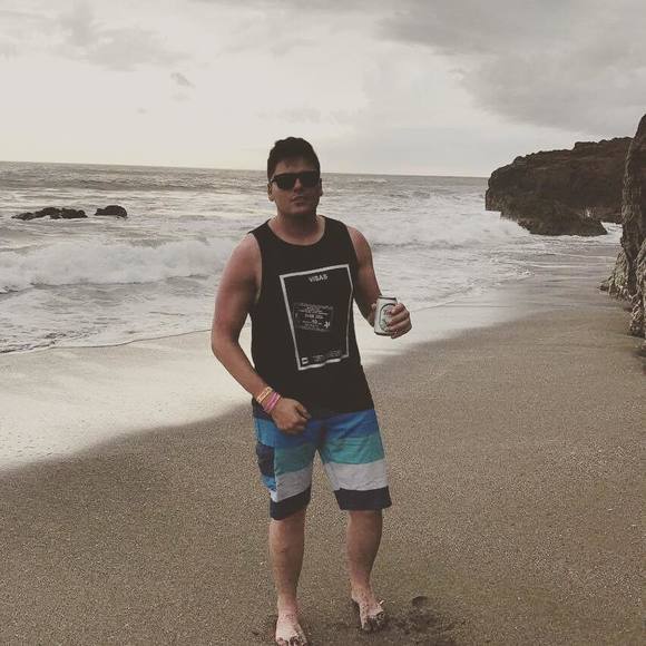 Profile Picture of Chad Millar (@chad_millar252) on Poshmark