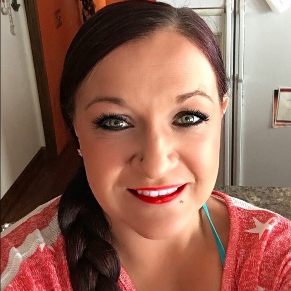 Profile Picture of Cierra Scott (@ciescott19) on Poshmark