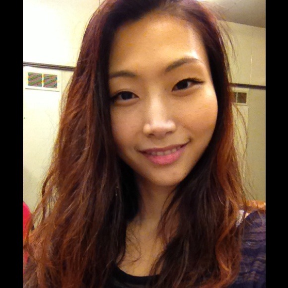 Profile Picture of Helen Shin (@heleneleh) on Poshmark