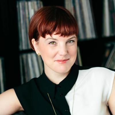 Profile Picture of Nancy Wood (@nanthelibrarian) on Twitter