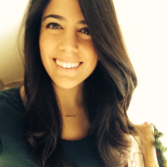 Profile Picture of Alexis Dimitriou (@alexismarie_d) on Poshmark