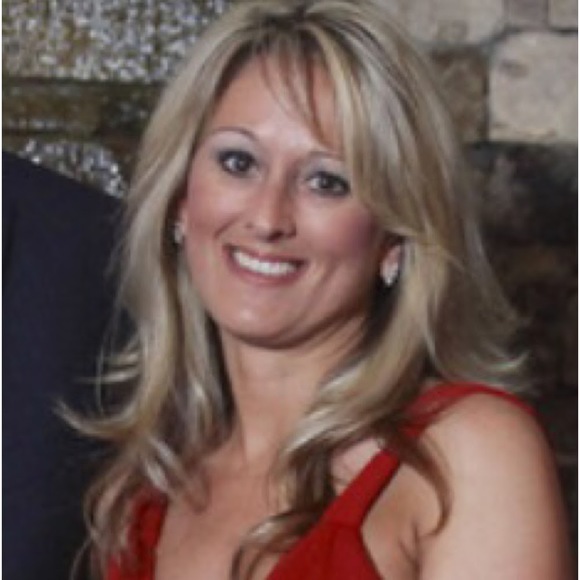 Kim Sublett - Poshmark Profile Picture of Kim Sublett (@kimsublett) on Poshmark