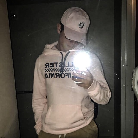 Profile Picture of Sam Klein (@samk2154) on Poshmark