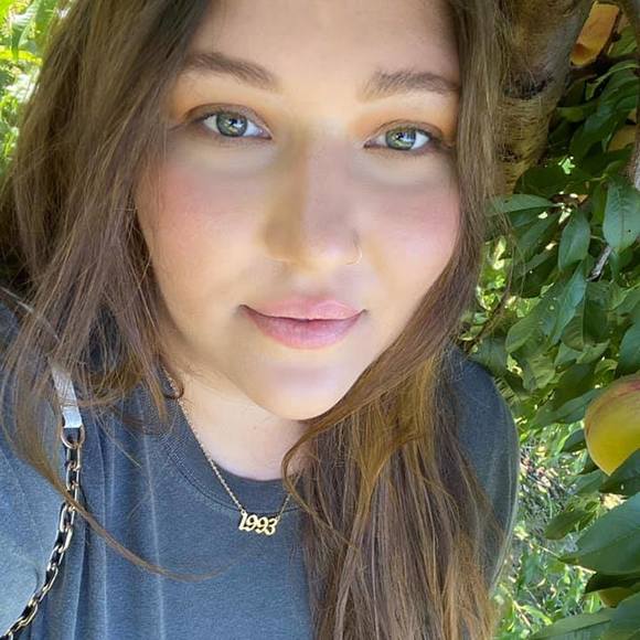 Profile Picture of Jaime Rakey (@jaime_rakey) on Poshmark