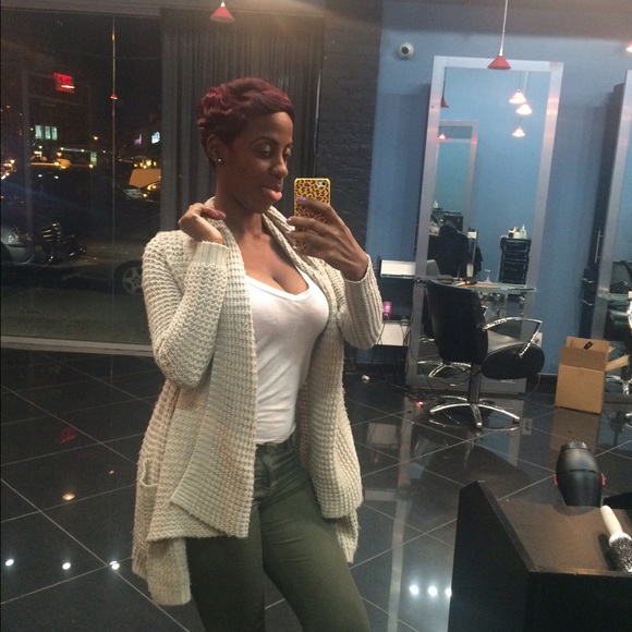 Profile Picture of Domonique Georges (@fendi88) on Poshmark