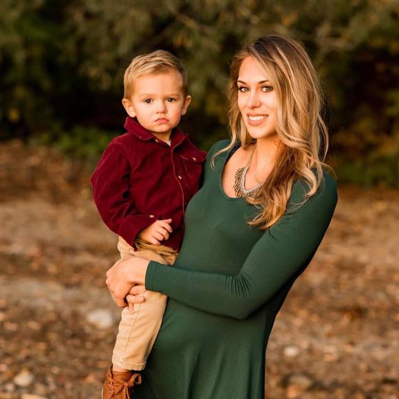 Profile Picture of Kate Ebbing (@kebbing214) on Poshmark