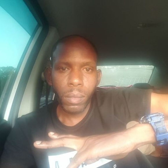 Profile Picture of Trevon Frater (@trevonfrater) on Poshmark