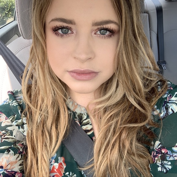 Profile Picture of Taylor Keeley (@taylorkeeley) on Poshmark