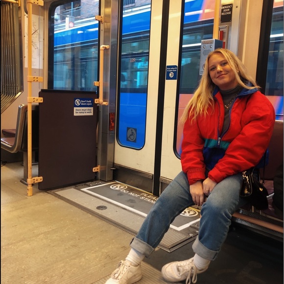 Profile Picture of Olivia Engebretson (@olives1100) on Poshmark