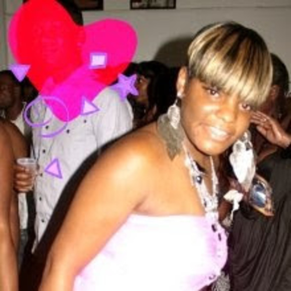 Profile Picture of Kamillyah Fleary (@kamillyahf) on Poshmark