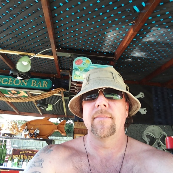 Profile Picture of Gary Ayers (@gayers420) on Poshmark