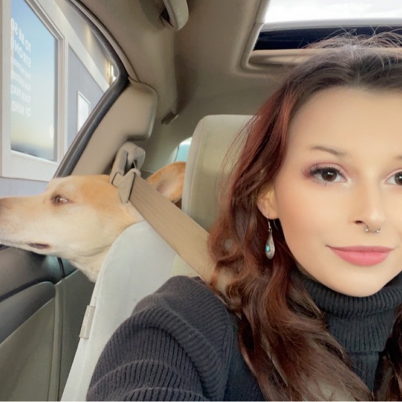Profile Picture of Brooklynn Mchugill (@b_mchug) on Poshmark