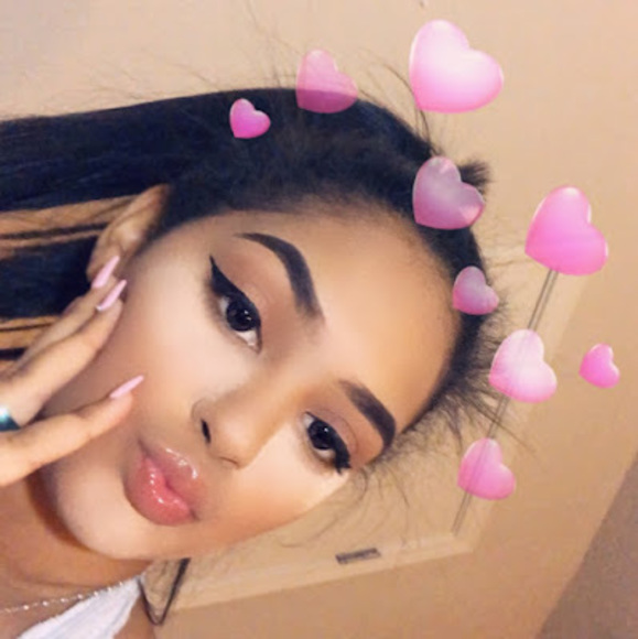 Profile Picture of Keralyn Mercado (@keralynmercado) on Poshmark