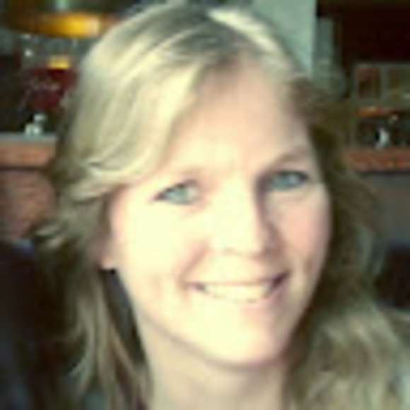 Profile Picture of Kim Bydalek (@doneat2) on Poshmark