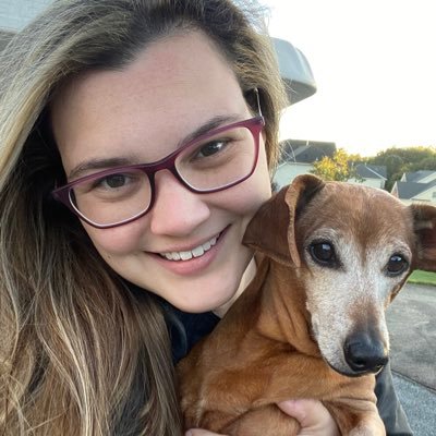 Profile Picture of Kelly Compton (@KellyIsSwift) on Twitter
