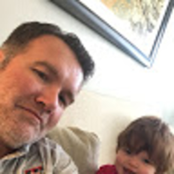 Profile Picture of Robert Damron (@rdamron1975) on Poshmark