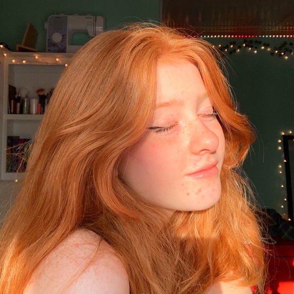 Profile Picture of Anneke Van mierlo (@vanmierloanneke) on Poshmark