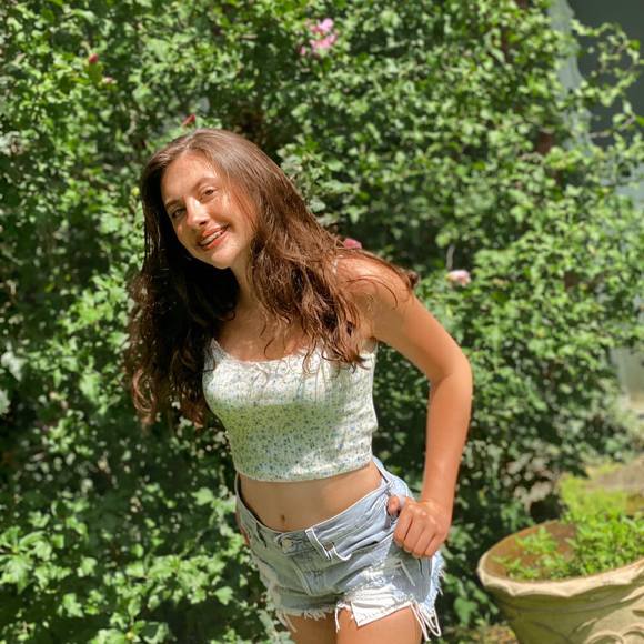 Profile Picture of Brentley Spencer (@brentleyspencer) on Poshmark