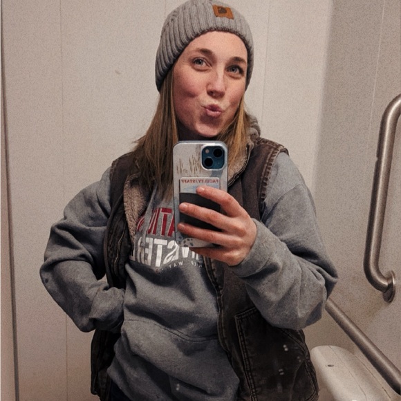 Profile Picture of Emily Acomb (@eacomb) on Poshmark