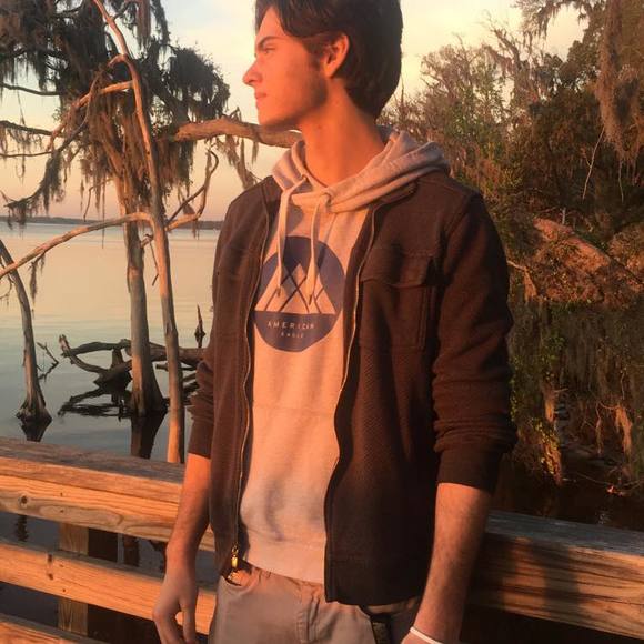 Profile Picture of Matthew Buff (@matthewbuff) on Poshmark