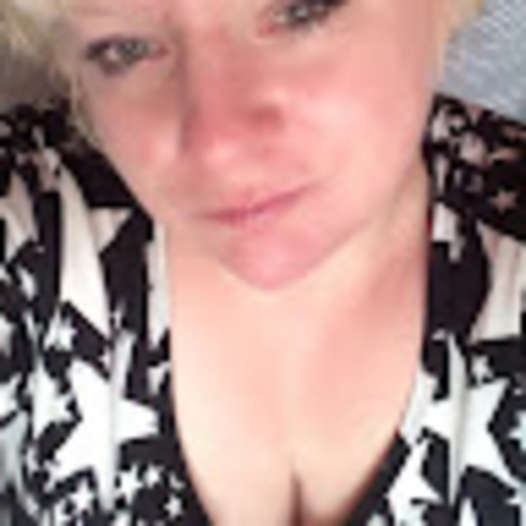 Profile Picture of Rachel Proper (@rachel_proper) on Poshmark