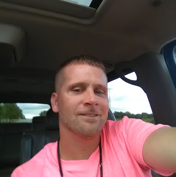 Profile Picture of Josh Hooper (@hoopsc) on Poshmark