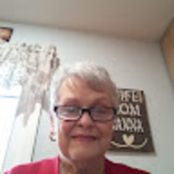 Profile Picture of Sandra Petley (@sapetley36) on Poshmark