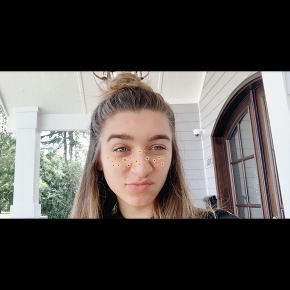 Profile Picture of Julia Lis (@julia_lis) on Poshmark