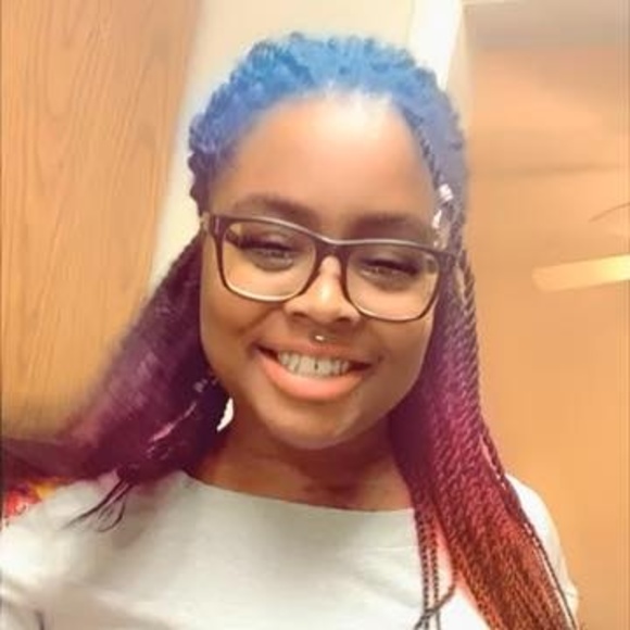 Profile Picture of Janaae Barrows (@naaebombtoyou) on Poshmark