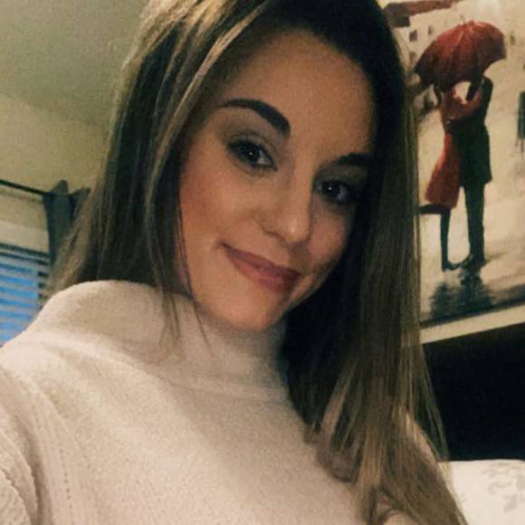 Profile Picture of Ashleigh Sharp (@ashleighshar102) on Poshmark
