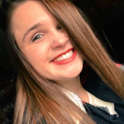 Profile Picture of Amanda Combs (@AmandaC68448678) on Twitter