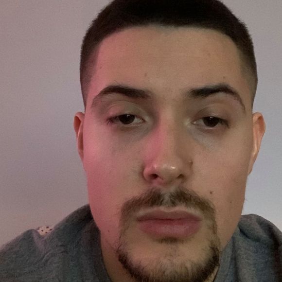 Profile Picture of Brandon Liapis (@brandonliapis) on Poshmark