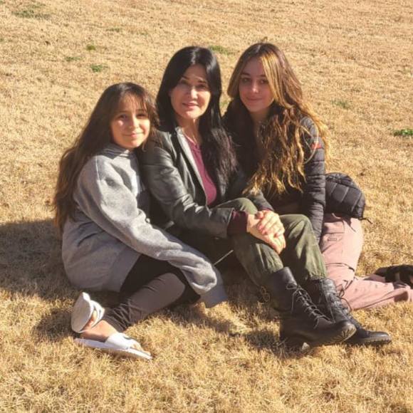 Profile Picture of Lucely Jimenez (@lucelyjimenez) on Poshmark