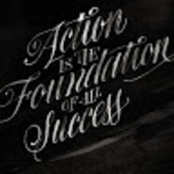 Profile Picture of Danielle Lozon (@daniellelozon) on Poshmark